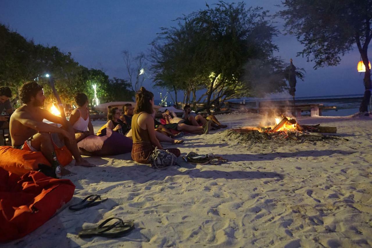 A Pousada La Favela Gili Trawangan Exterior foto