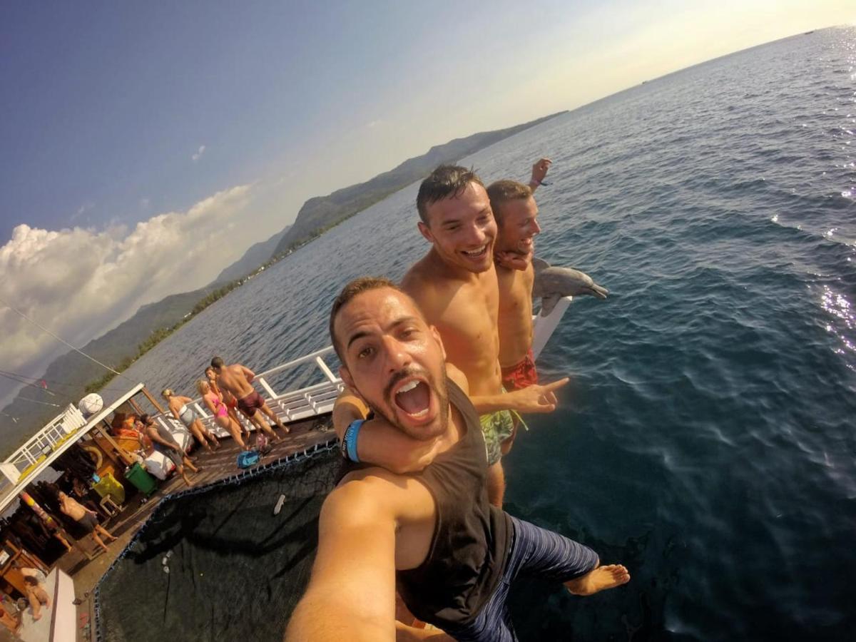 A Pousada La Favela Gili Trawangan Exterior foto